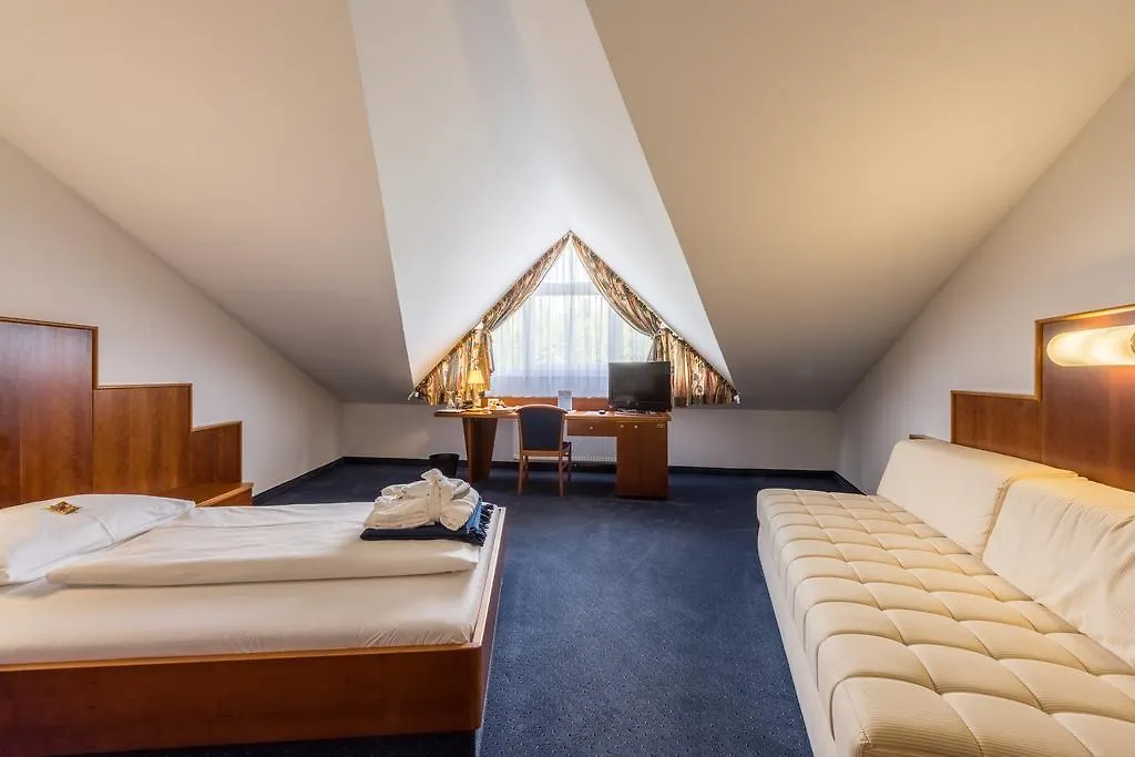 Hotel Paradies-1